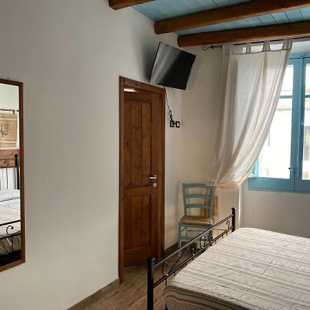 B&B Alba Chiara Oristano Buitenkant foto