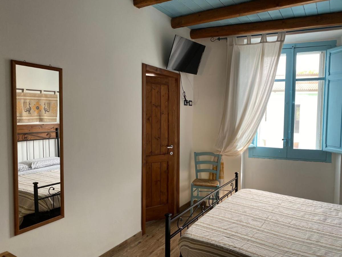 B&B Alba Chiara Oristano Buitenkant foto